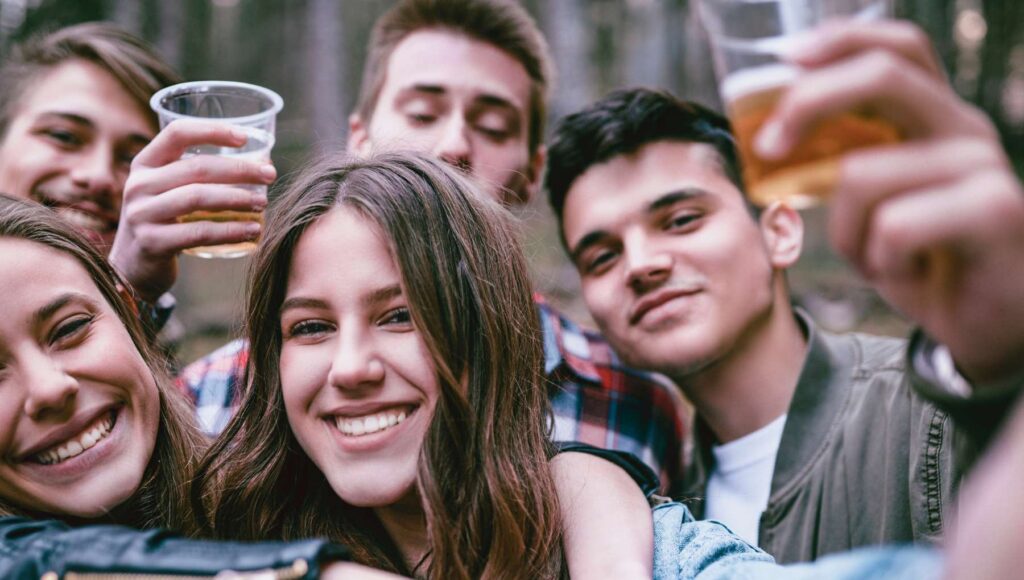 Nastolatek alkohol używki problemy wychowanie